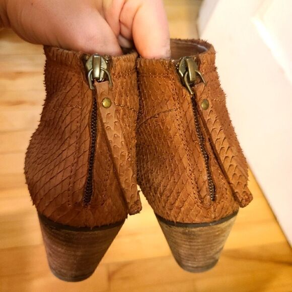 Liendo by Seychelles Coimbra Booties from Anthropologie - Picture 5 of 7